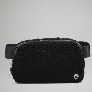 Lululemon black Sherpa fleece belt bag